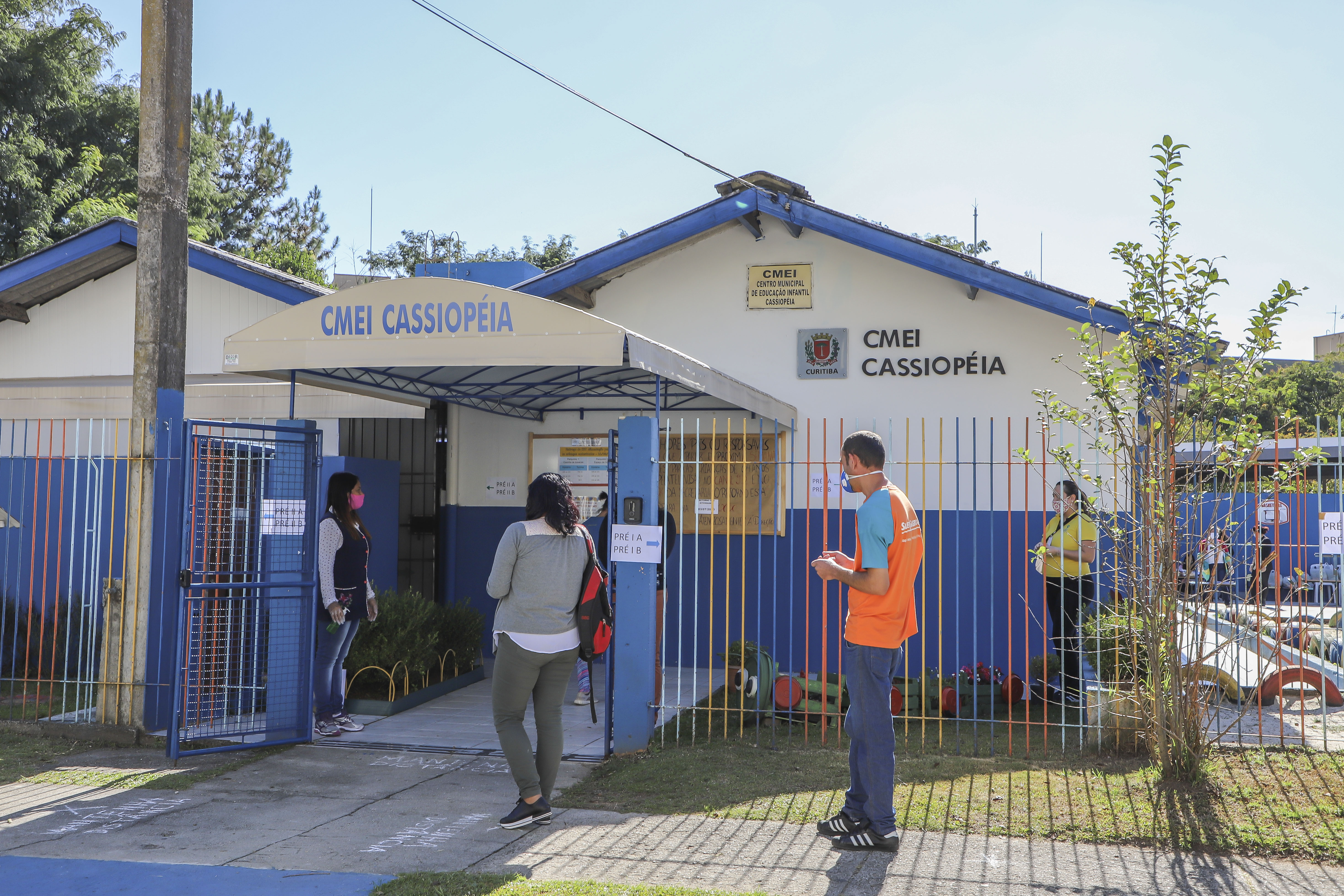 Leonidas Dias atinge R$ 1 milhão em emendas para a educação de Curitiba