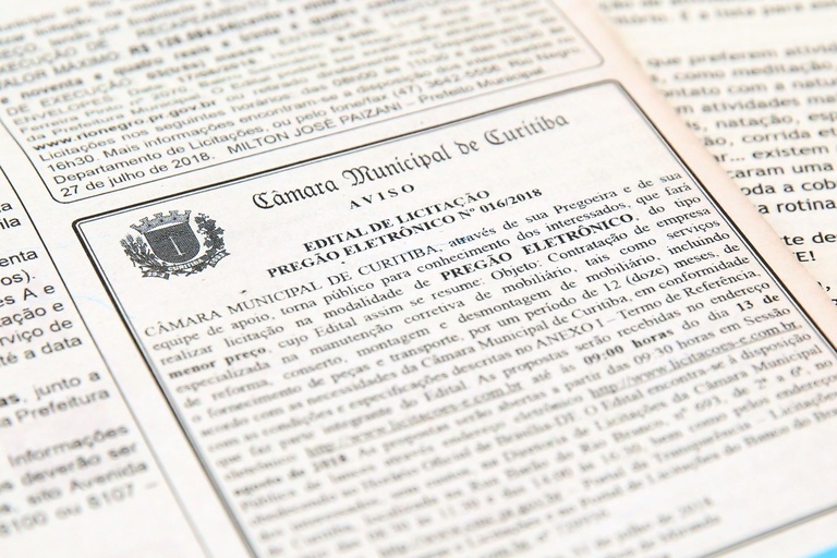 Licitação contrata empresa para manutenção do mobiliário da Câmara