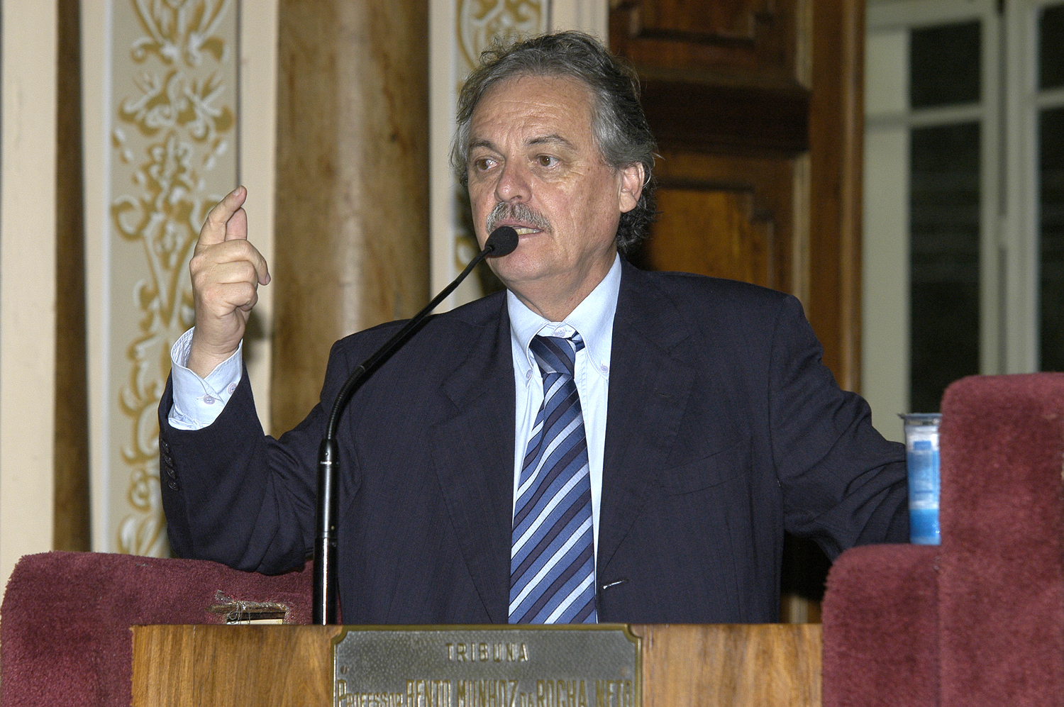 Líder alerta sobre as novas regras eleitorais 