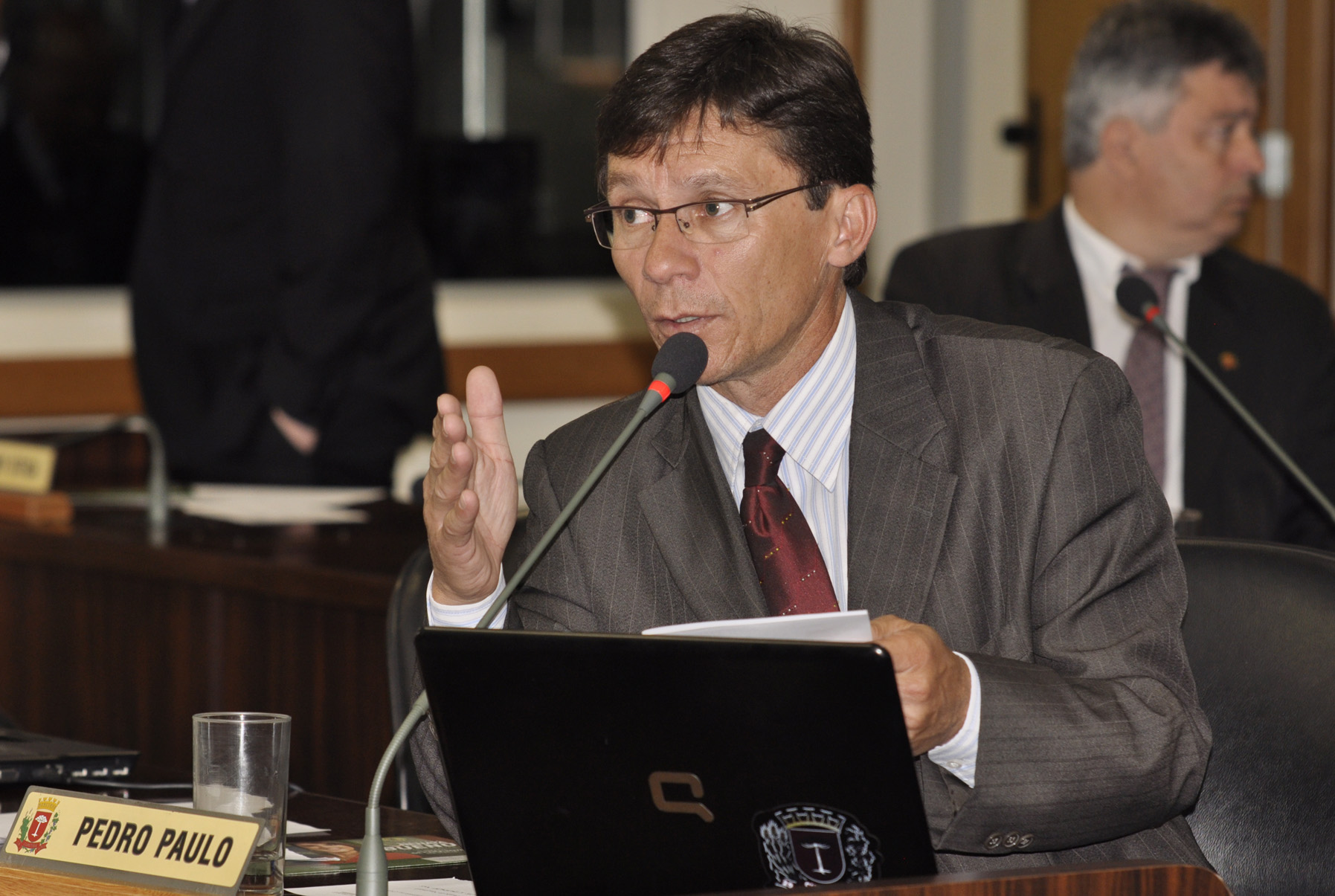 Líder anuncia programa de manutenção viária 