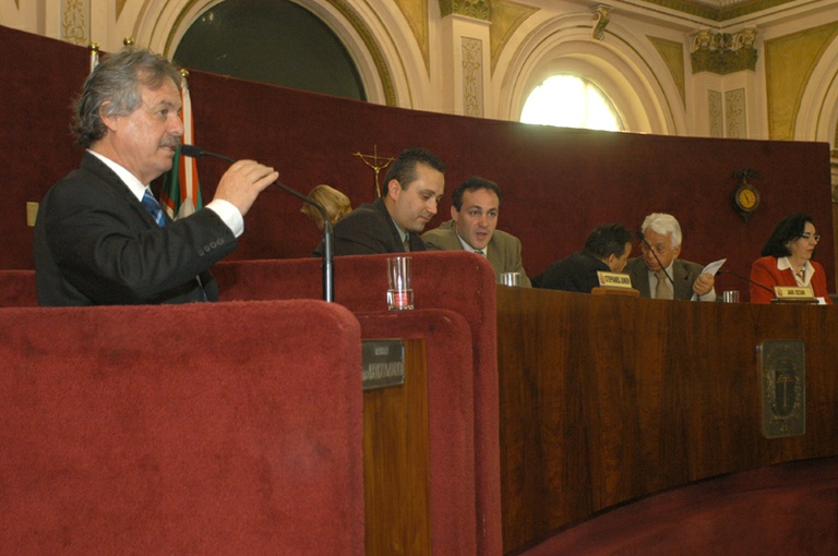 Líder anuncia viagem do prefeito ao Japão 