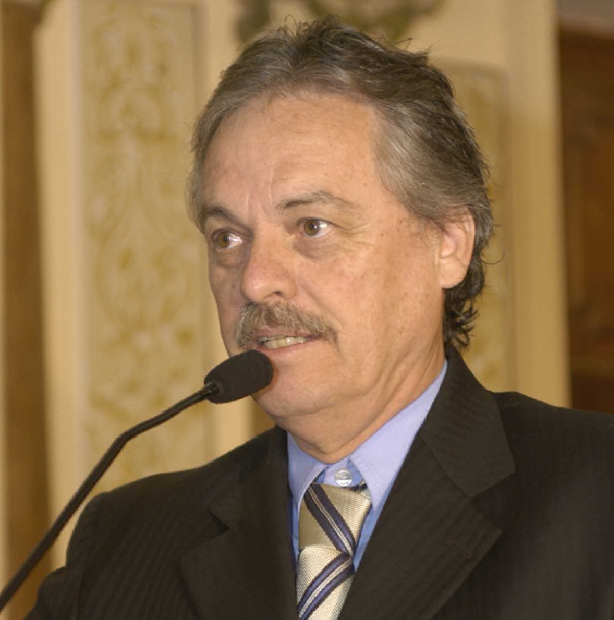 Líder destaca ações da saúde 