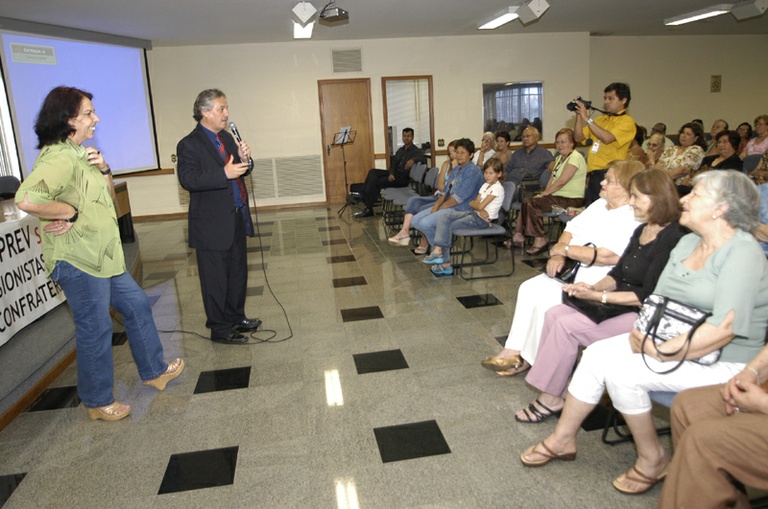 Líder destaca luta das pensionistas 