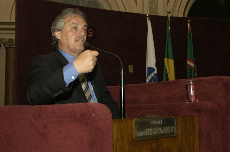 Líder destaca retorno de Beto Richa ao cargo 