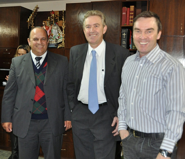 Líder e prefeito participam de novena no Santuário do Carmo 