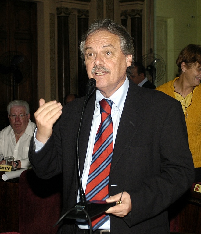 Líder esclarece sobre reajuste do EstaR 