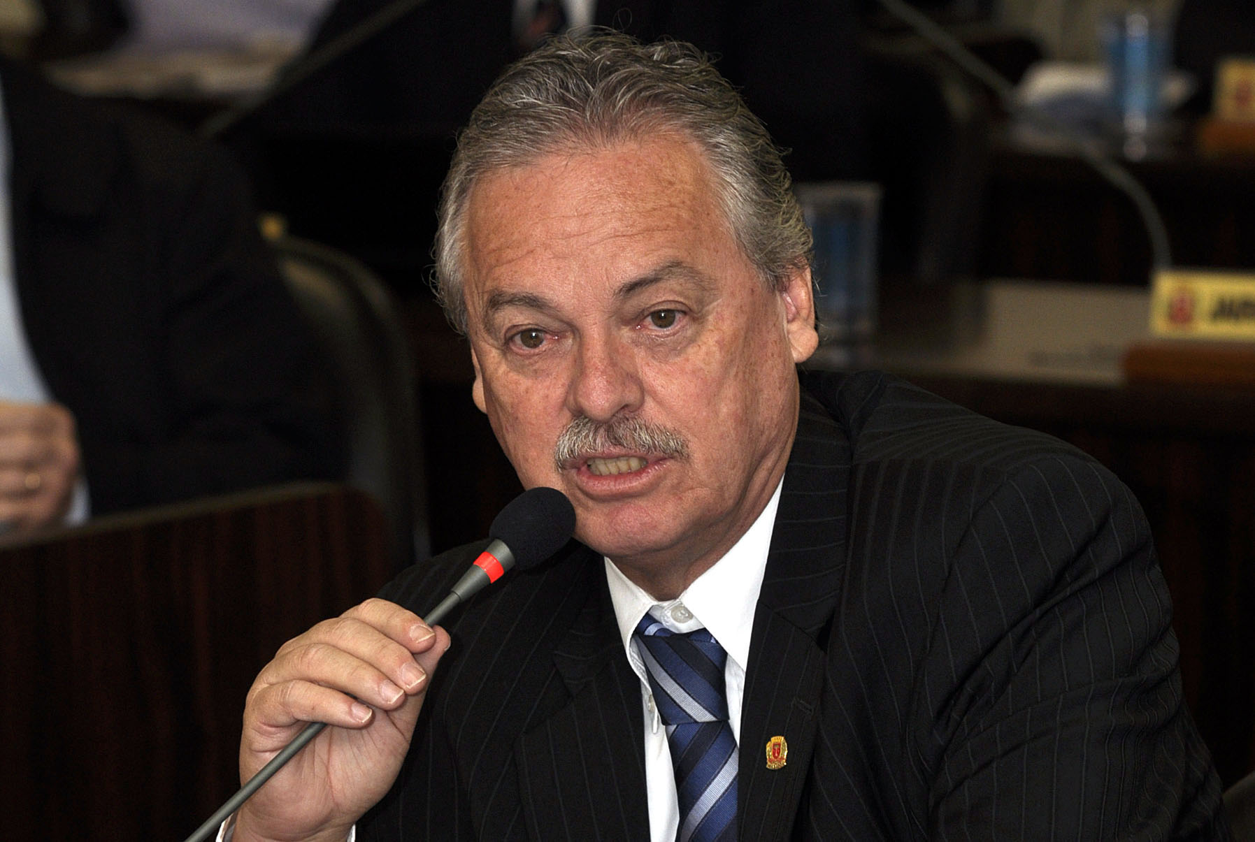 Líder sugere projeto para beneficiar atletas 