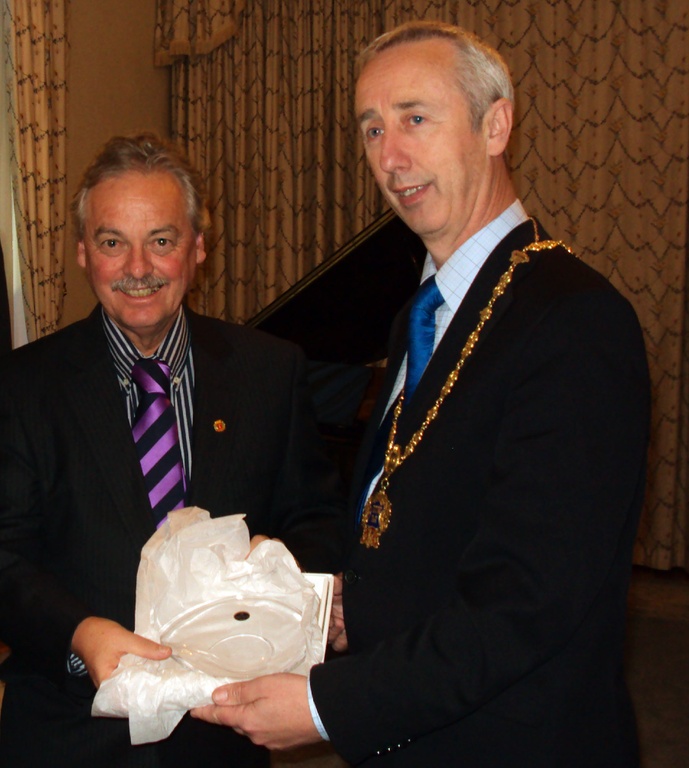 Líder traz informações de Londres e Dublin 