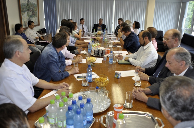 Líderes de bancadas se reúnem pela primeira vez na nova legislatura  