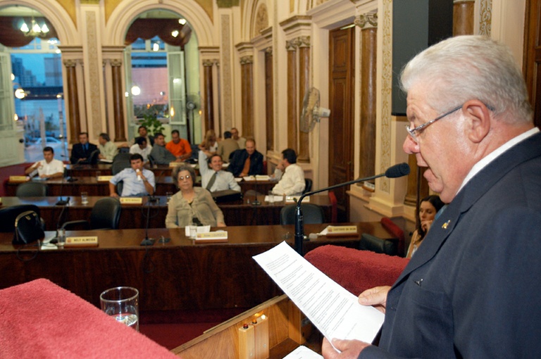 Lixo não é responsabilidade da Prefeitura, diz vereador 