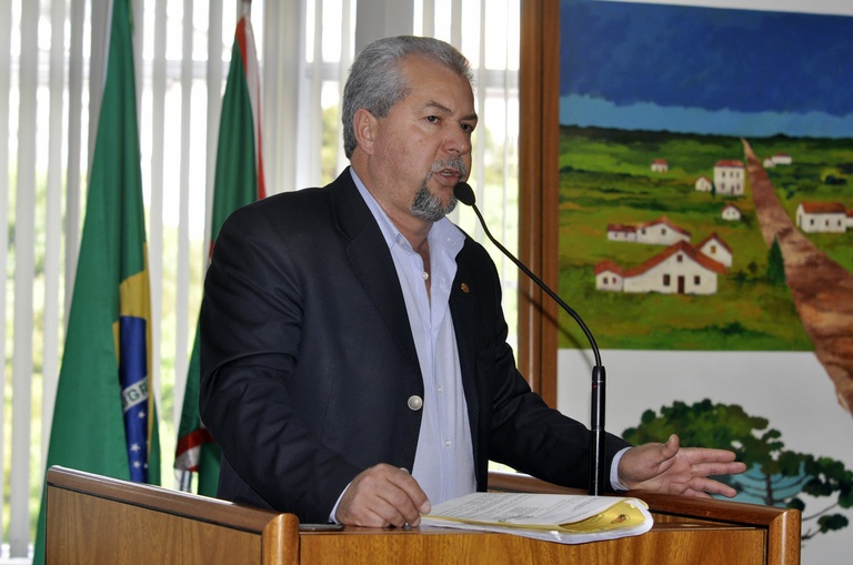 Locadoras devem ter carros com câmbio automático 