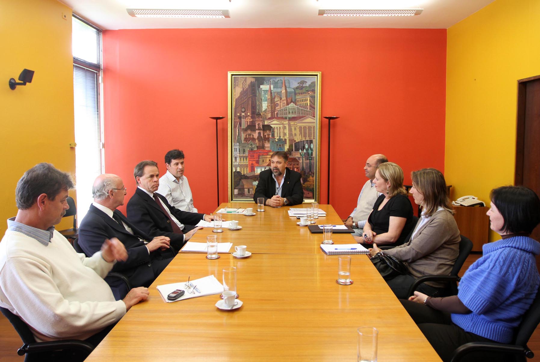 Loteamentos clandestinos debatidos em reunião 
