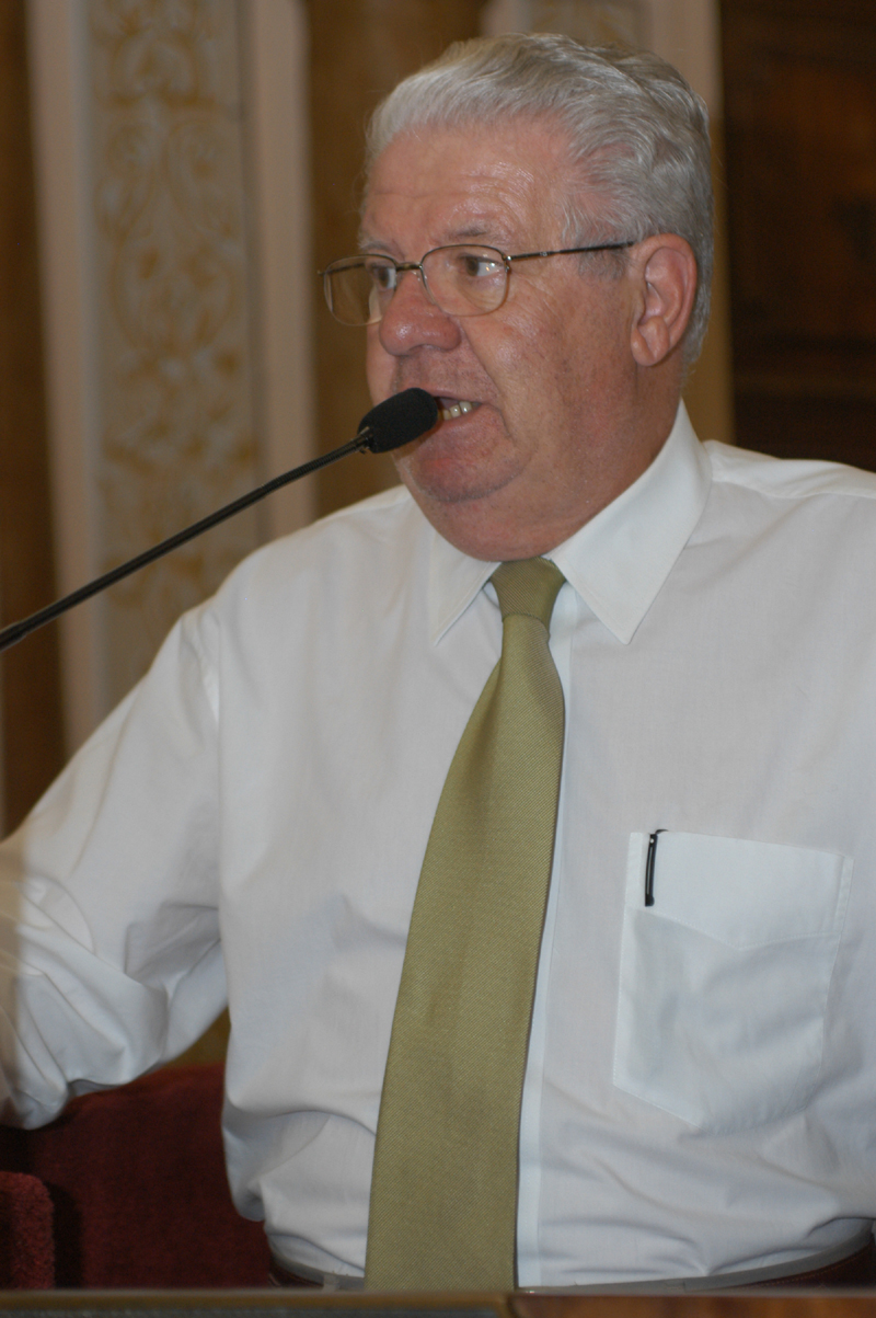 Luis Ernesto agradece apoio dos colegas 