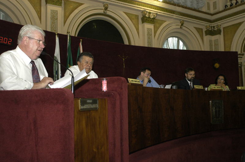 Luis Ernesto destaca aprovação de emendas 