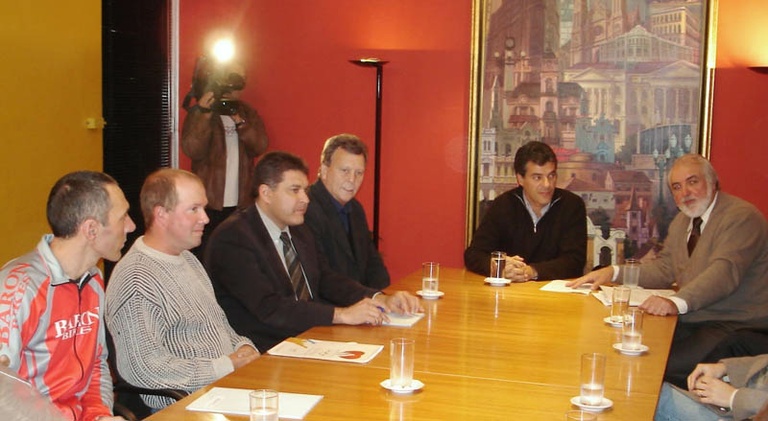 Luizão negocia parceria para federação gerenciar velódromo 