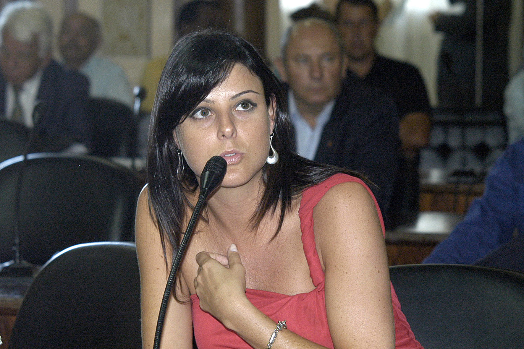 Lupas eletrônicas podem ser obrigatórias em escolas 