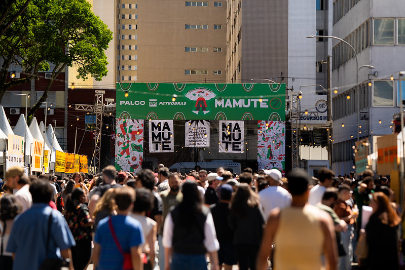 Mamute Feira Gráfica reúne gerações de artistas na Câmara de Curitiba