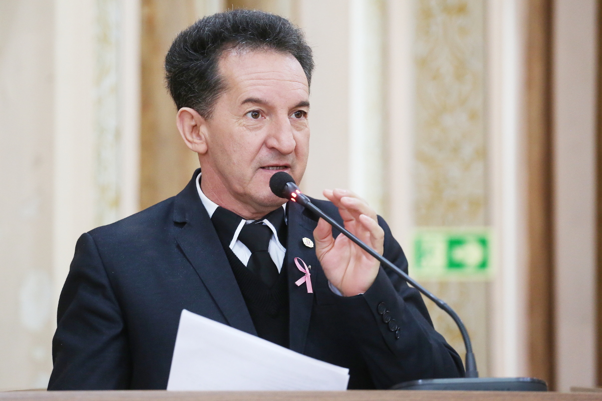 Mantido arquivamento a "bolsa" de empresas para jovens carentes