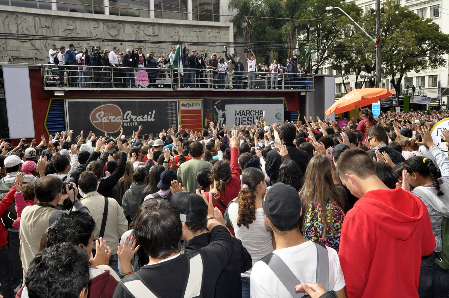 Marcha Para Jesus mobiliza 150 mil 