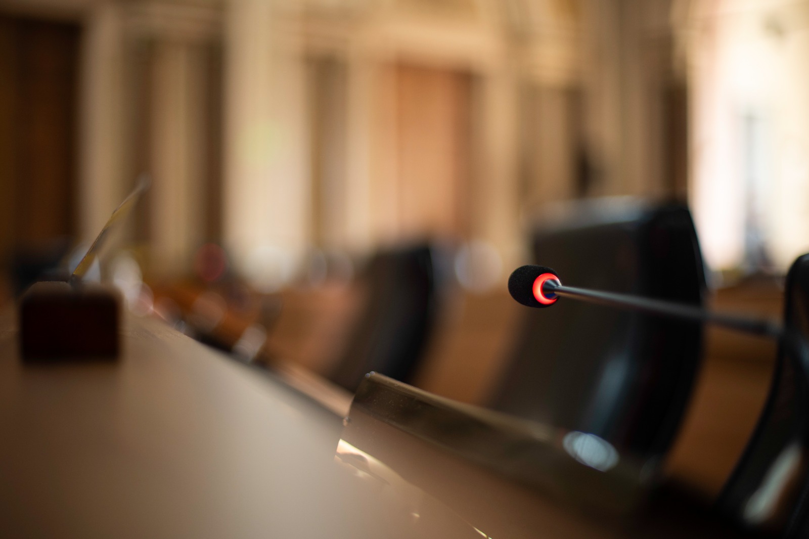 Material gráfico: Câmara de Curitiba alcança 67% de economicidade no pregão