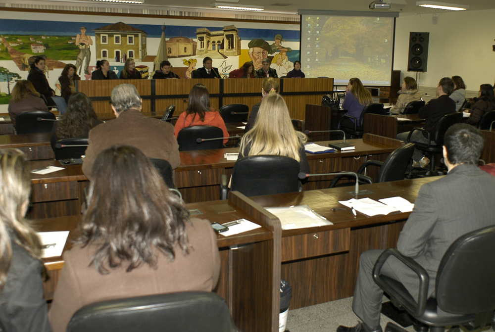 Medicamentos vencidos são debatidos em fórum na Câmara 