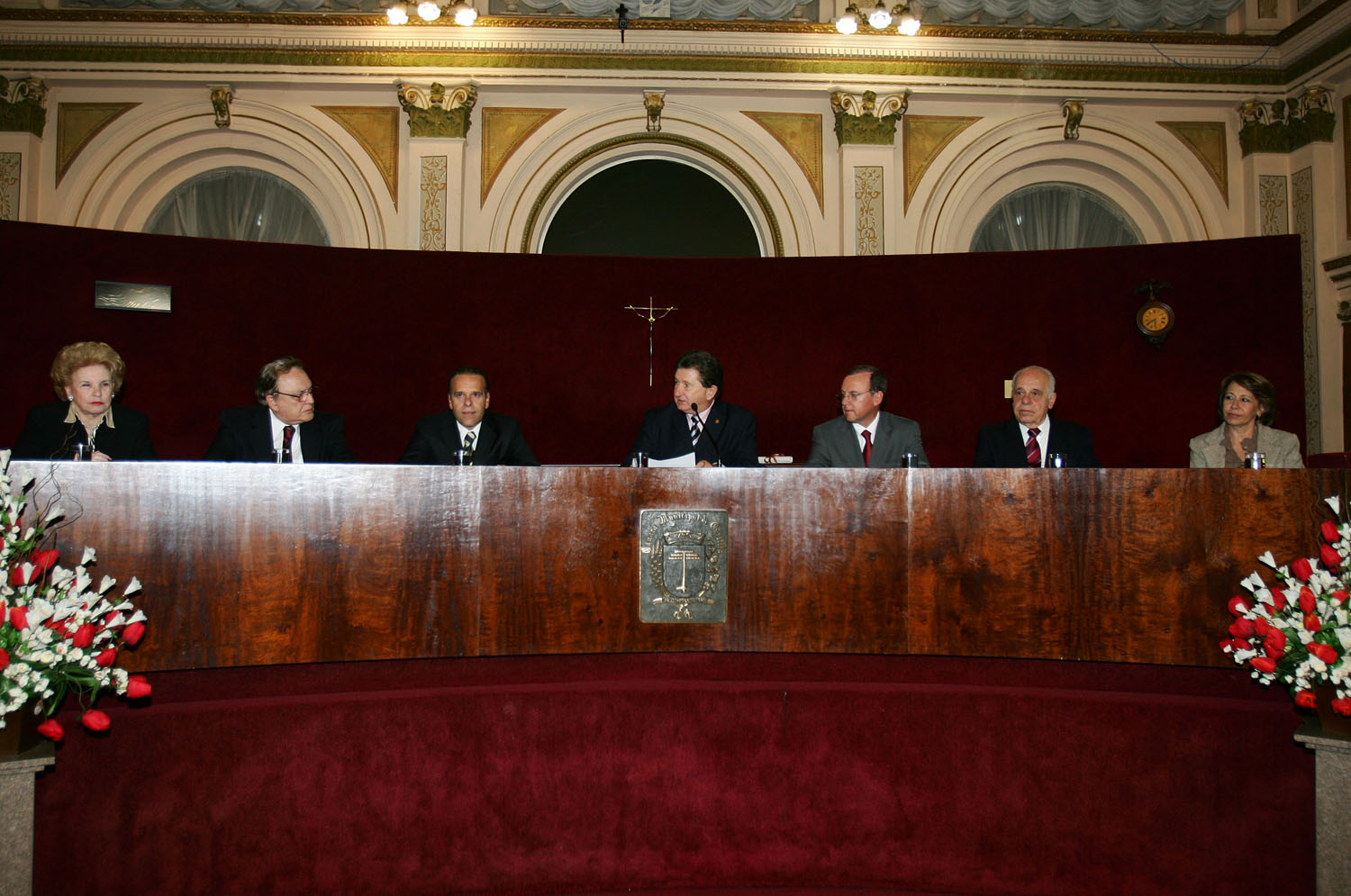 Médico recebe cidadania honorária de Curitiba 