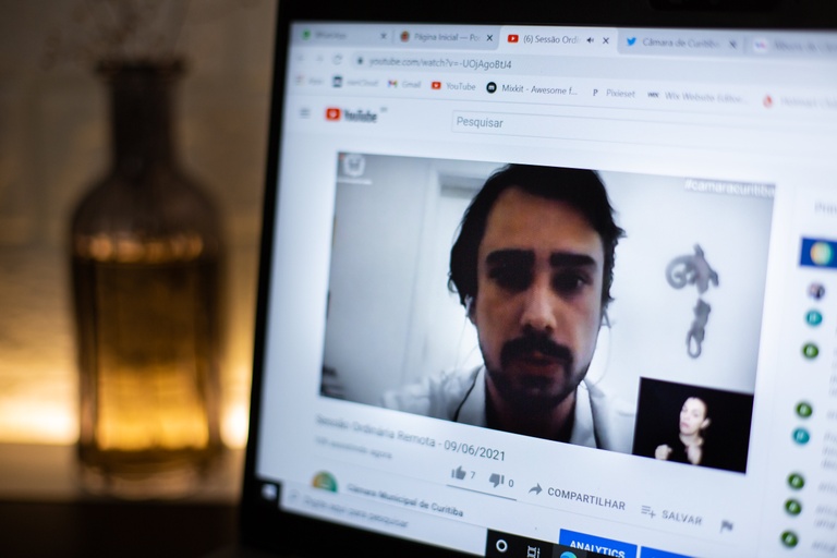 Lockdown ainda é necessário porque vacinação é lenta, aponta pesquisador