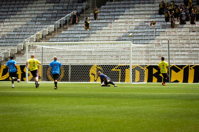 Meia-entrada: projeto quer mais mulheres nos estádios