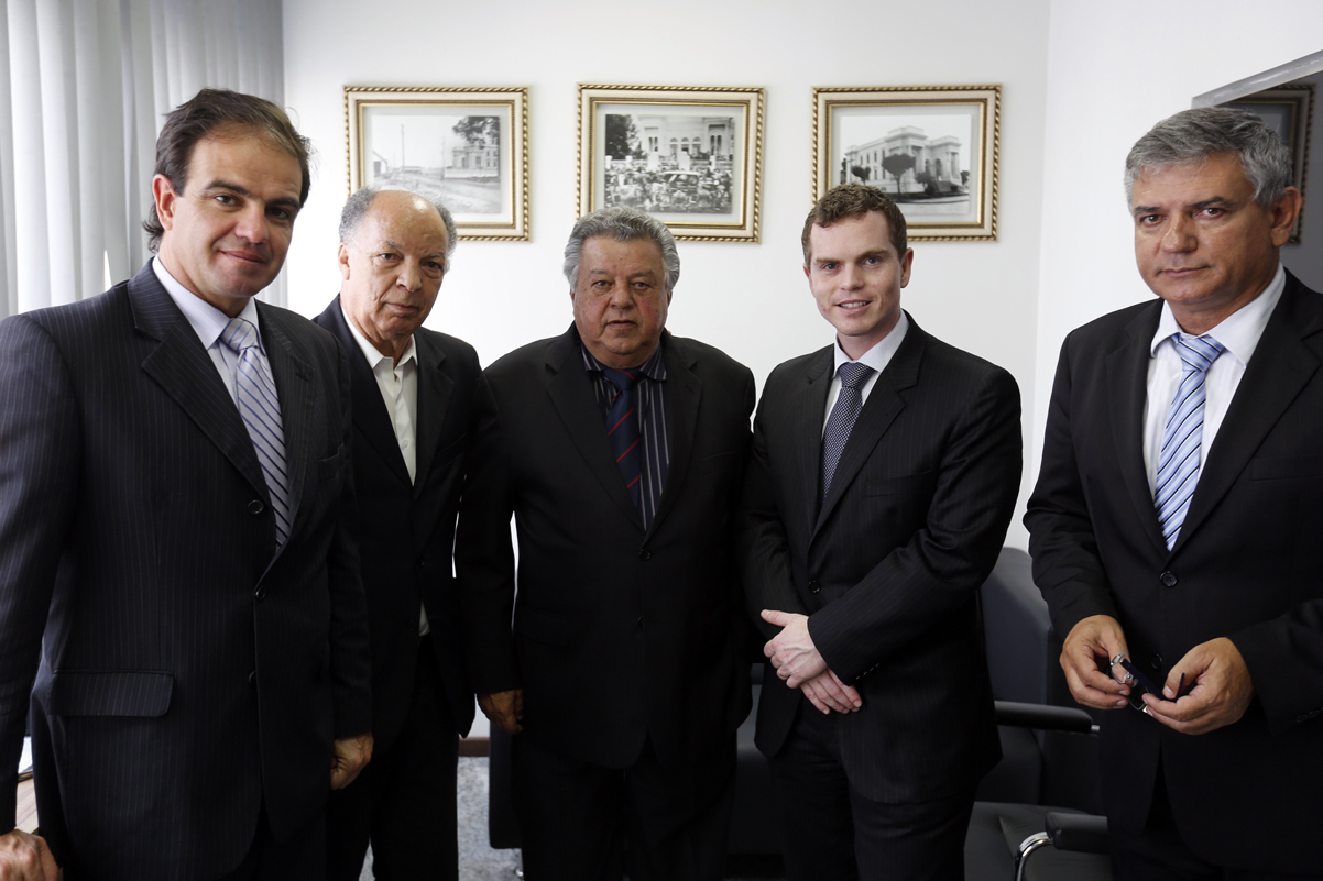 Meio Ambiente concorda em multar quem joga lixo no chão 