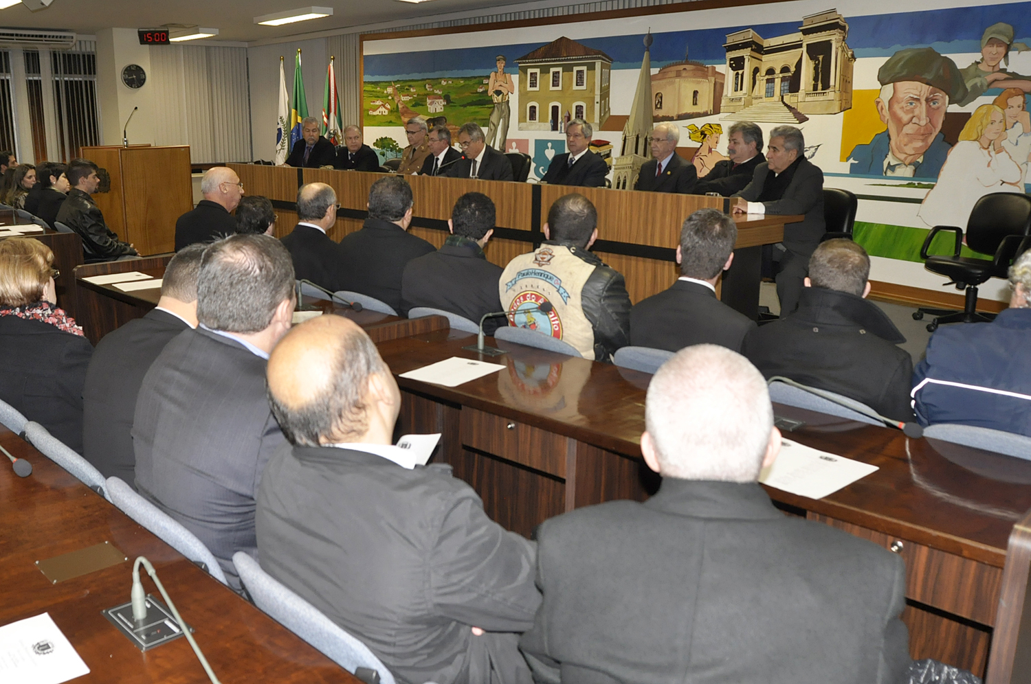 Membro da ordem maçônica recebe título 