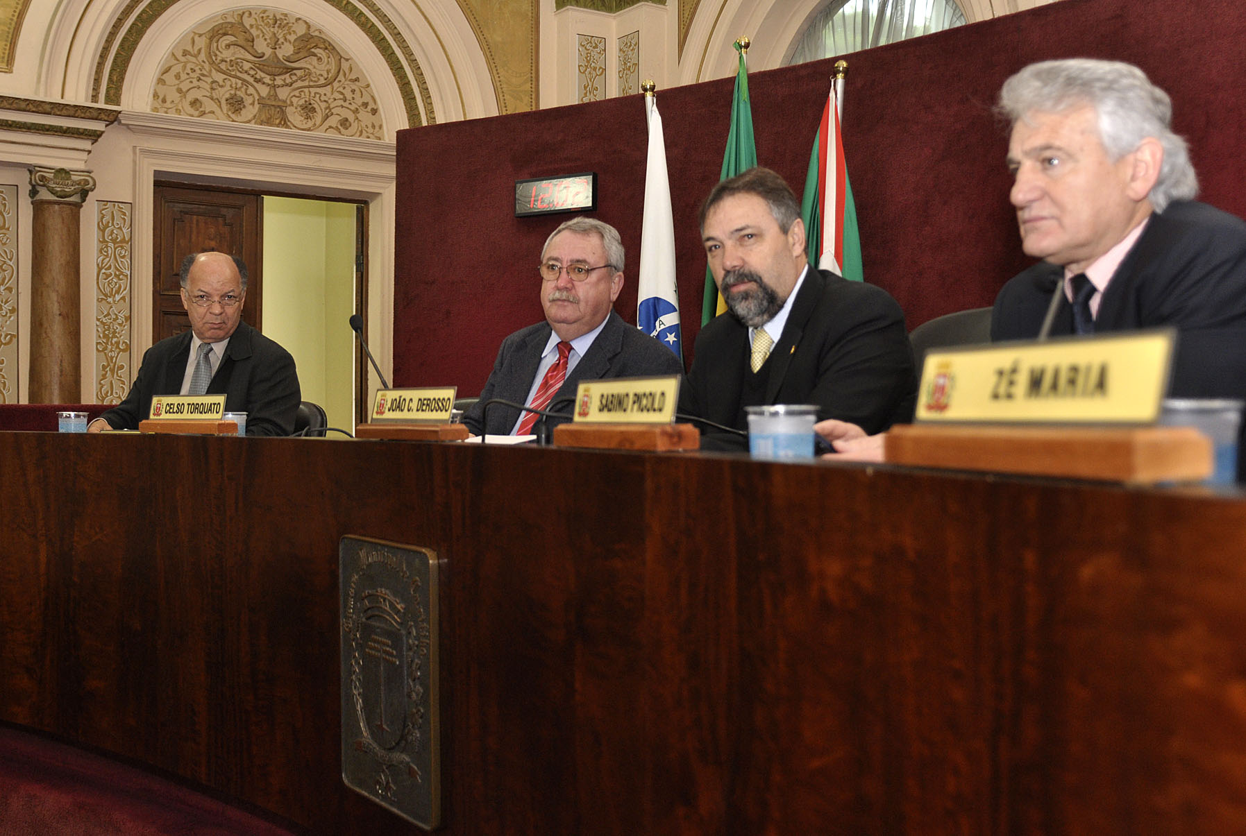 Mensagens de crédito na ordem do dia 