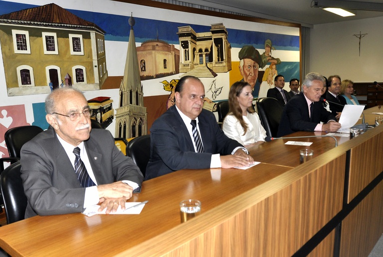 Mérito Fernando Amaro entregue a profissionais de destaque 