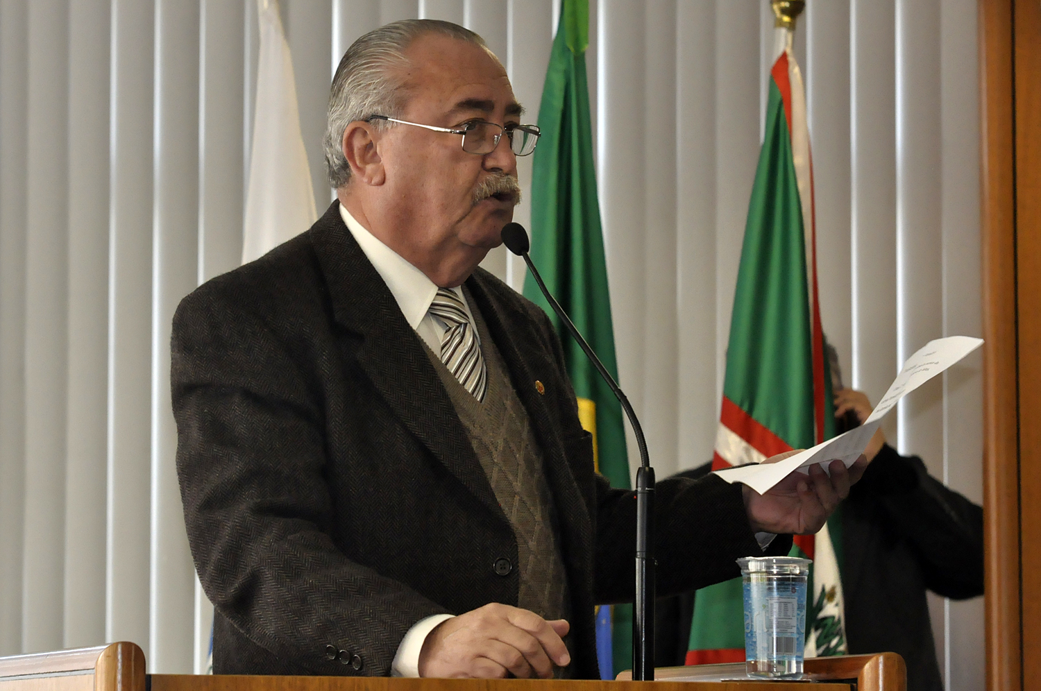 Mesa alerta sobre justificativas 