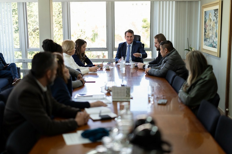 Mesa Diretora admite representações contra Professora Angela