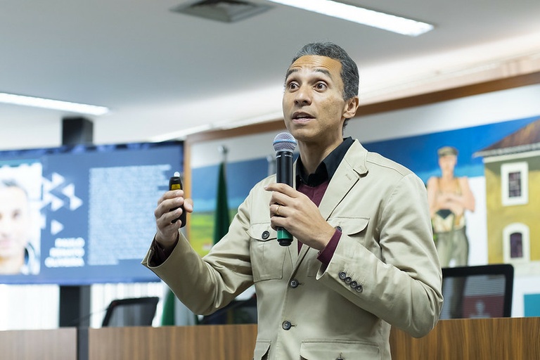 Microssegmentação é tendência na comunicação política, diz especialista