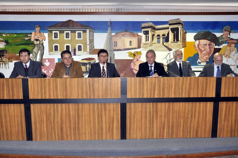 Ministro anuncia 4G em Curitiba até janeiro de 2014 