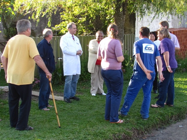 Moradores de bairro fazem reivindicações 