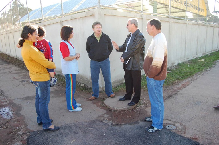 Moradores solicitam redutores de velocidade 