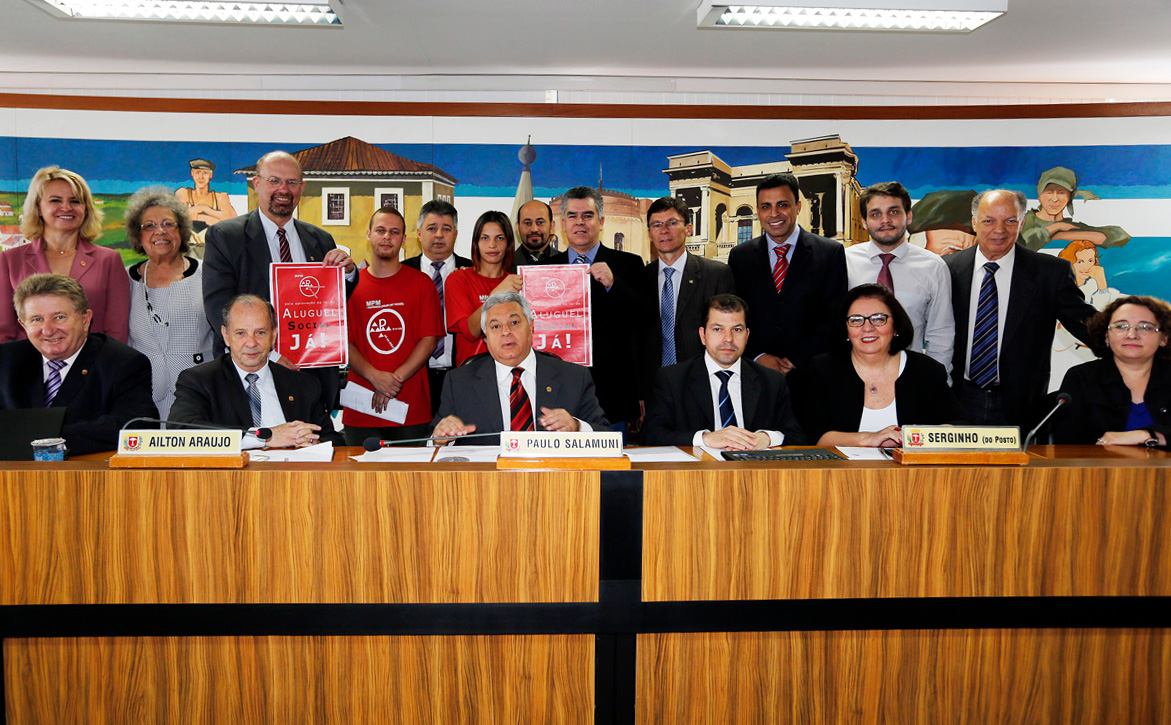 Movimento Popular por Moradia pede apoio ao projeto aluguel social 