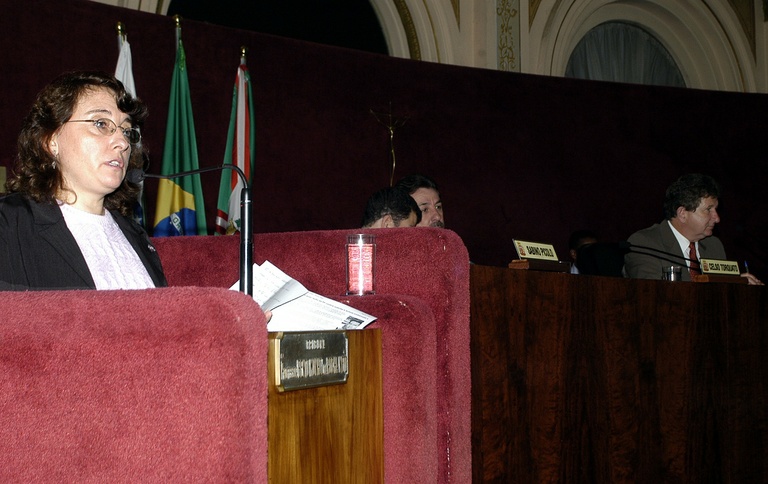 Movimentos e programas sociais ressaltados 