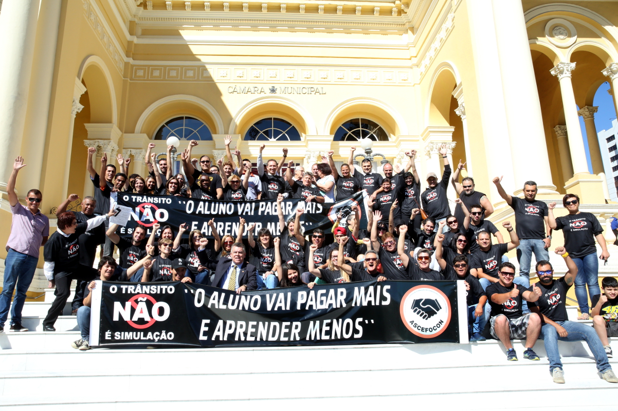 Na Câmara, autoescolas questionam uso de simuladores de direção