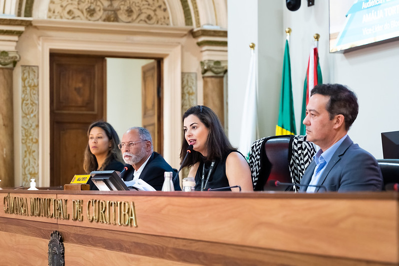 Febraban e sindicatos divergem sobre celulares nos bancos