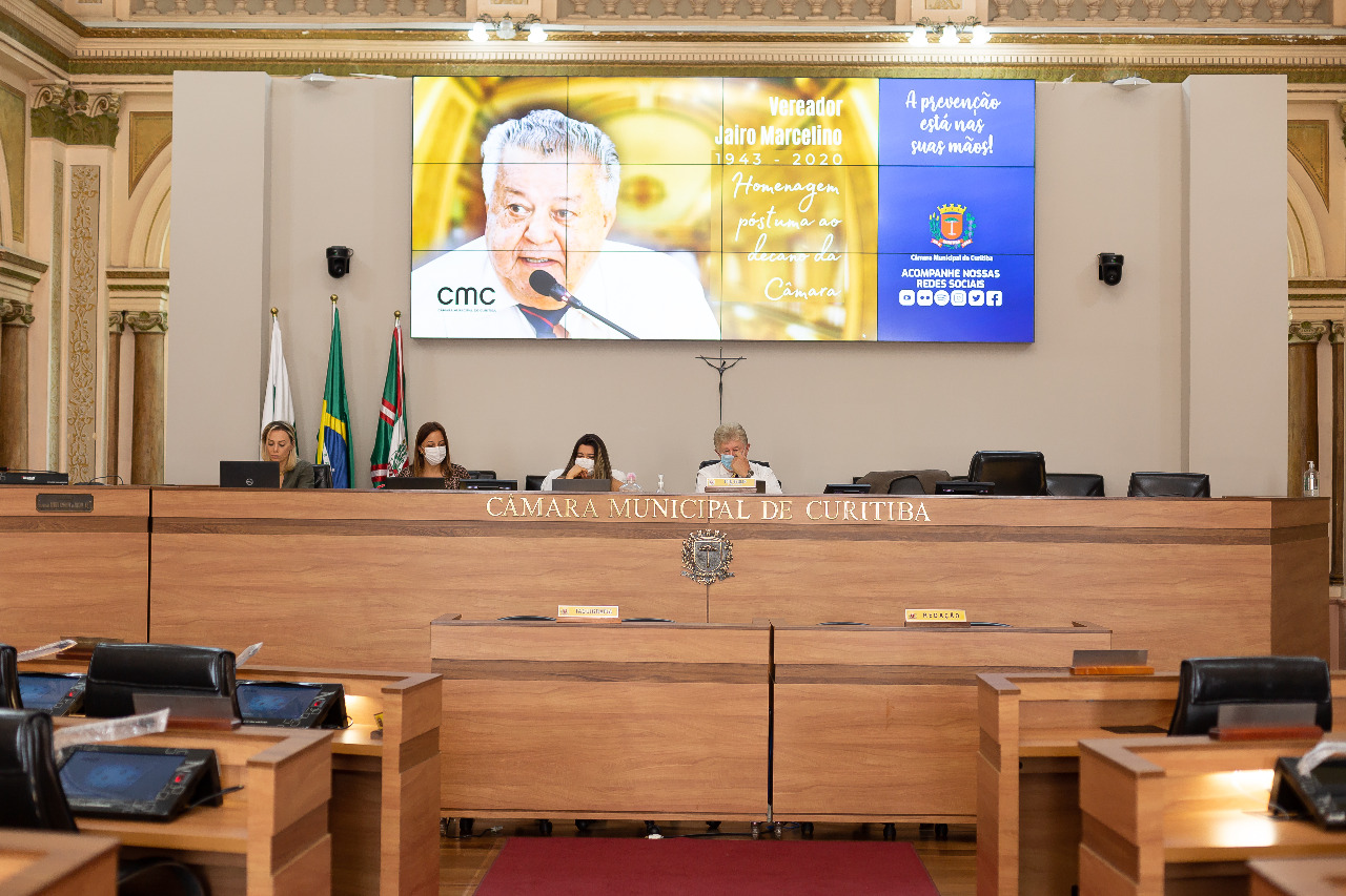 Na despedida da 17ª legislatura, CMC relembra perda de Jairo Marcelino