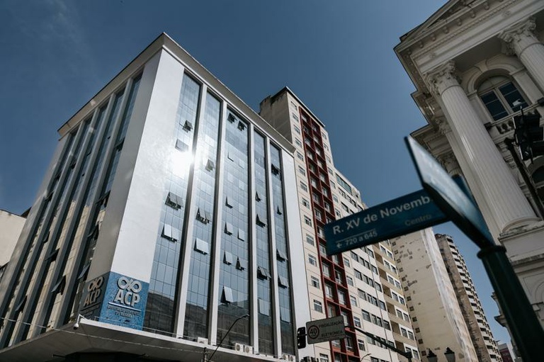 Na quarta, Tribuna Livre recebe a Associação Comercial do Paraná