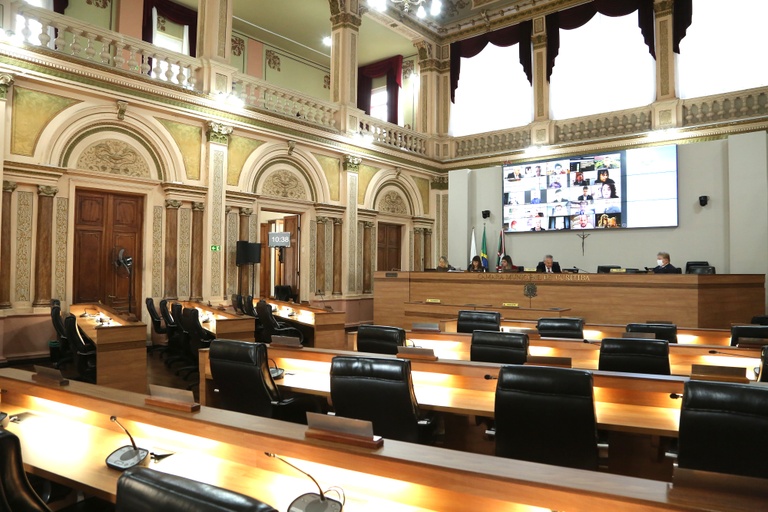 Na segunda, CMC julga contas da Prefeitura de Curitiba de 2013