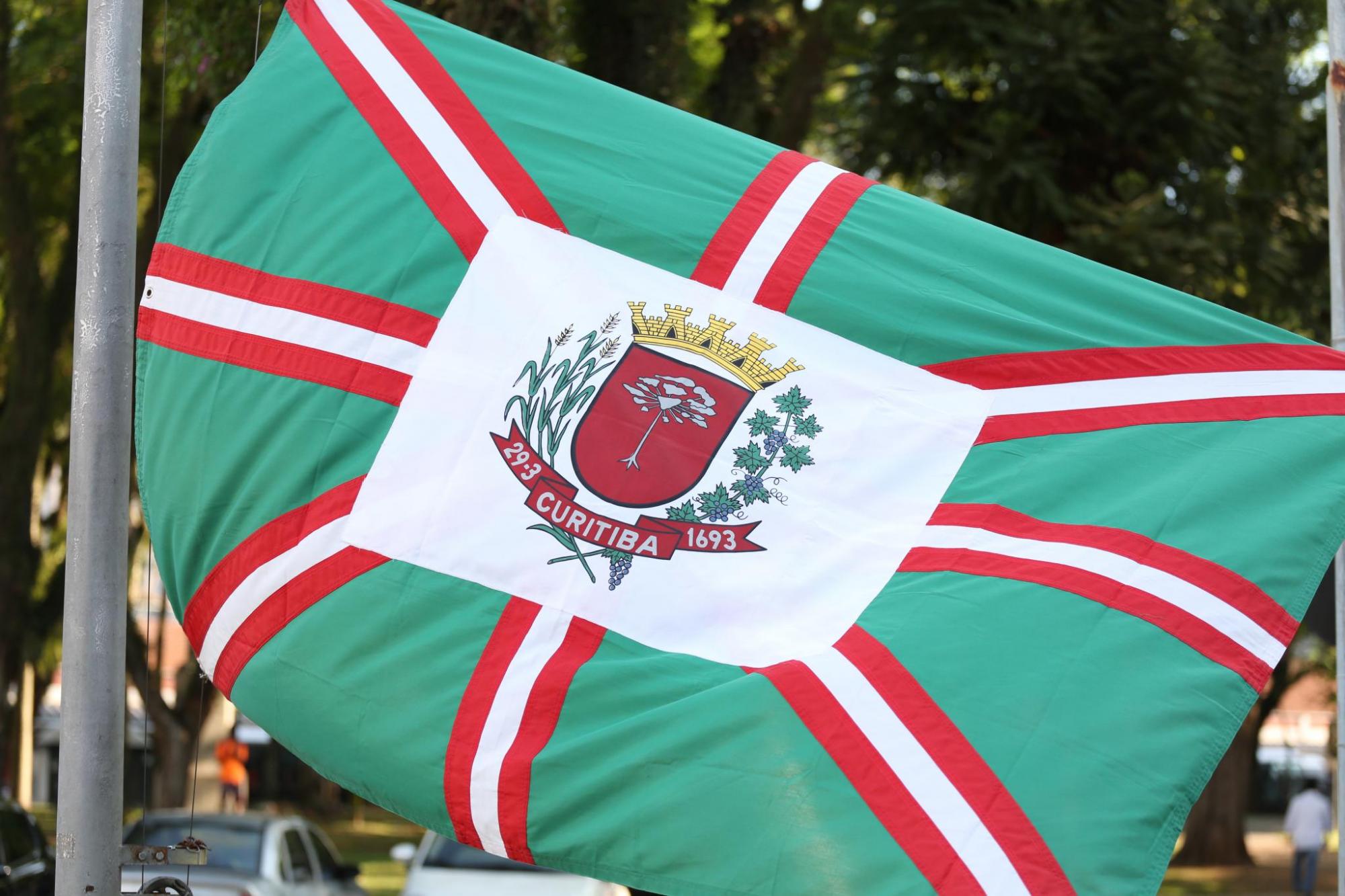 Na segunda, plenário debate execução de hinos nas escolas