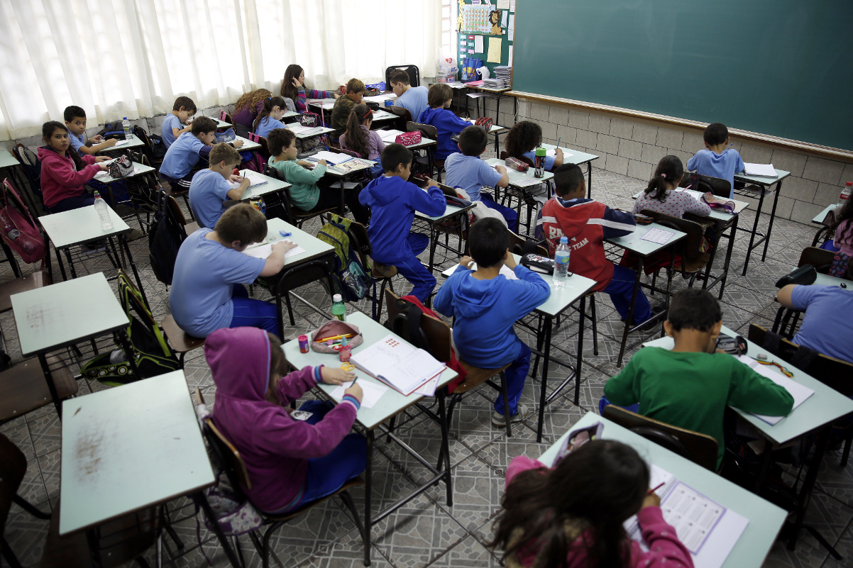 Na segunda, plenário vota fundo rotativo para escolas