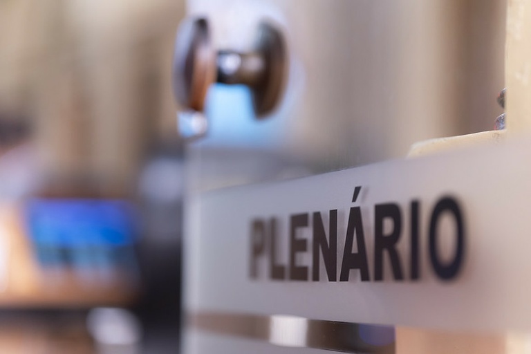 Na última sessão de 2025, vereadores de Curitiba prestam contas à população