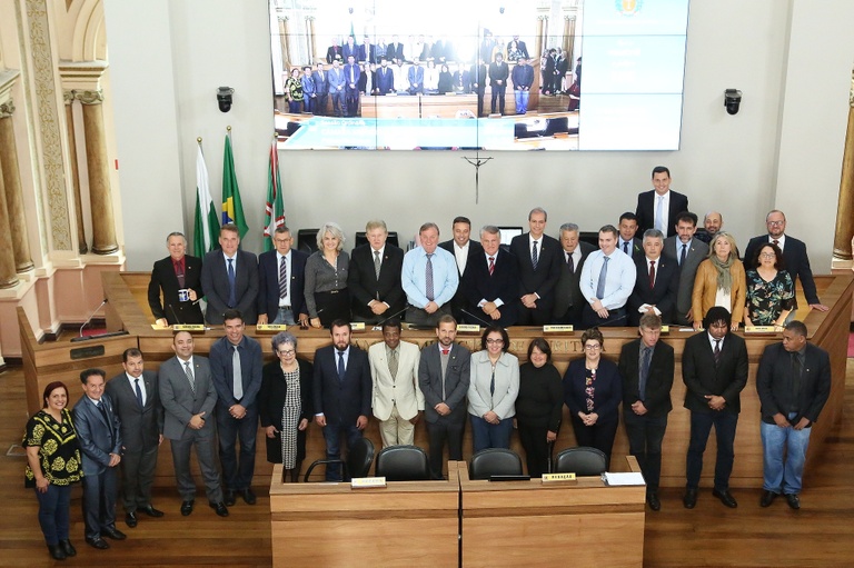 Na última sessão do ano, vereadores fazem balanços e agradecimentos