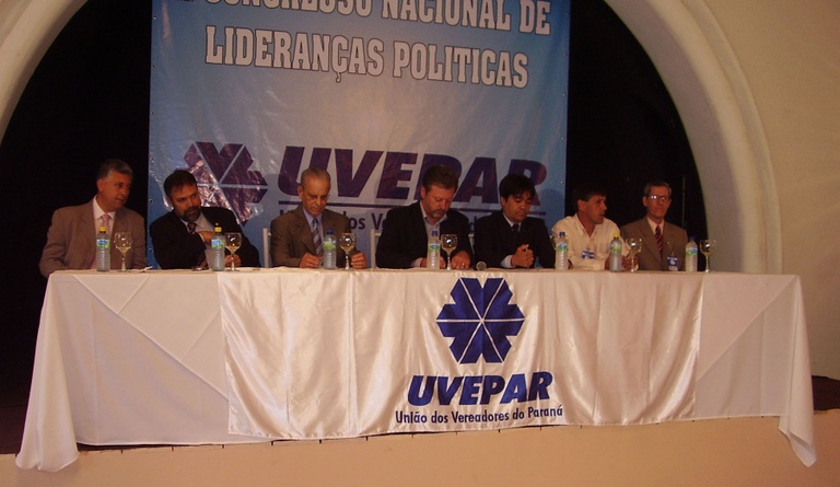 Não fomos consultados sobre PEC, diz Derosso 